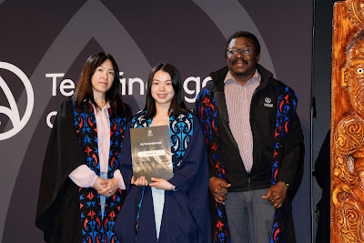 Photo from Ceremony 4 of the TWoA Tāmaki Makaurau 2025 Graduations (May 2025) held at the Mangere Arts Centre in Auckland, New Zealand on Tuesday, 27 May, 2025. Photo by Mike Walen / KeyImagery Photography. Copyright: © 2025 Te Wānanga o Aotearoa.