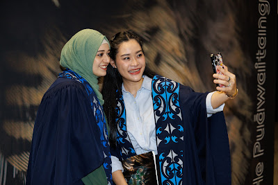 Official photos from Ceremony 2 of the TWoA Tāmaki Makaurau 2025 Graduations (November Ceremonies) held at Church Unlimited, Glendene, Auckland, New Zealand at 5pm on Tuesday, 11 November, 2025. Photography by Mike Walen & InstaBooth / KeyImagery Photography. Copyright: © 2025 Te Wānanga o Aotearoa.