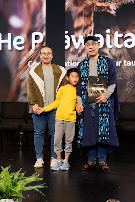 Photo from Ceremony 4 of the TWoA Tāmaki Makaurau 2025 Graduations (May 2025) held at the Mangere Arts Centre in Auckland, New Zealand on Tuesday, 27 May, 2025. Photo by Mike Walen / KeyImagery Photography. Copyright: © 2025 Te Wānanga o Aotearoa.