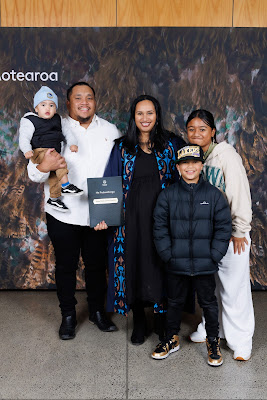 Photo from the TWoA Tāmaki Makaurau 2023 Graduations (Ceremony 6 @ 8pm), held at the Due Drop Events Centre, Manukau, Auckland, New Zealand on Thursday, 8 June, 2023. Photo: Mike Walen / KeyImagery Photography. Copyright: © Te Wānanga o Aotearoa.