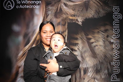 Booth photo from Ceremony 3 of the TWoA Tāmaki Makaurau 2025 Graduations (March 2025) held at the Mangere Arts Centre in Auckland, New Zealand on Wednesday, 12 March, 2025. Photo: InstaBooth by KeyImagery Photography. Copyright: © 2025 Te Wānanga o Aotearoa.