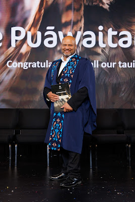 Photo from Ceremony 5 of the TWoA Tāmaki Makaurau 2025 Graduations (May 2025) held at the Mangere Arts Centre in Auckland, New Zealand on Tuesday, 27 May, 2025. Photo by Mike Walen / KeyImagery Photography. Copyright: © 2025 Te Wānanga o Aotearoa.